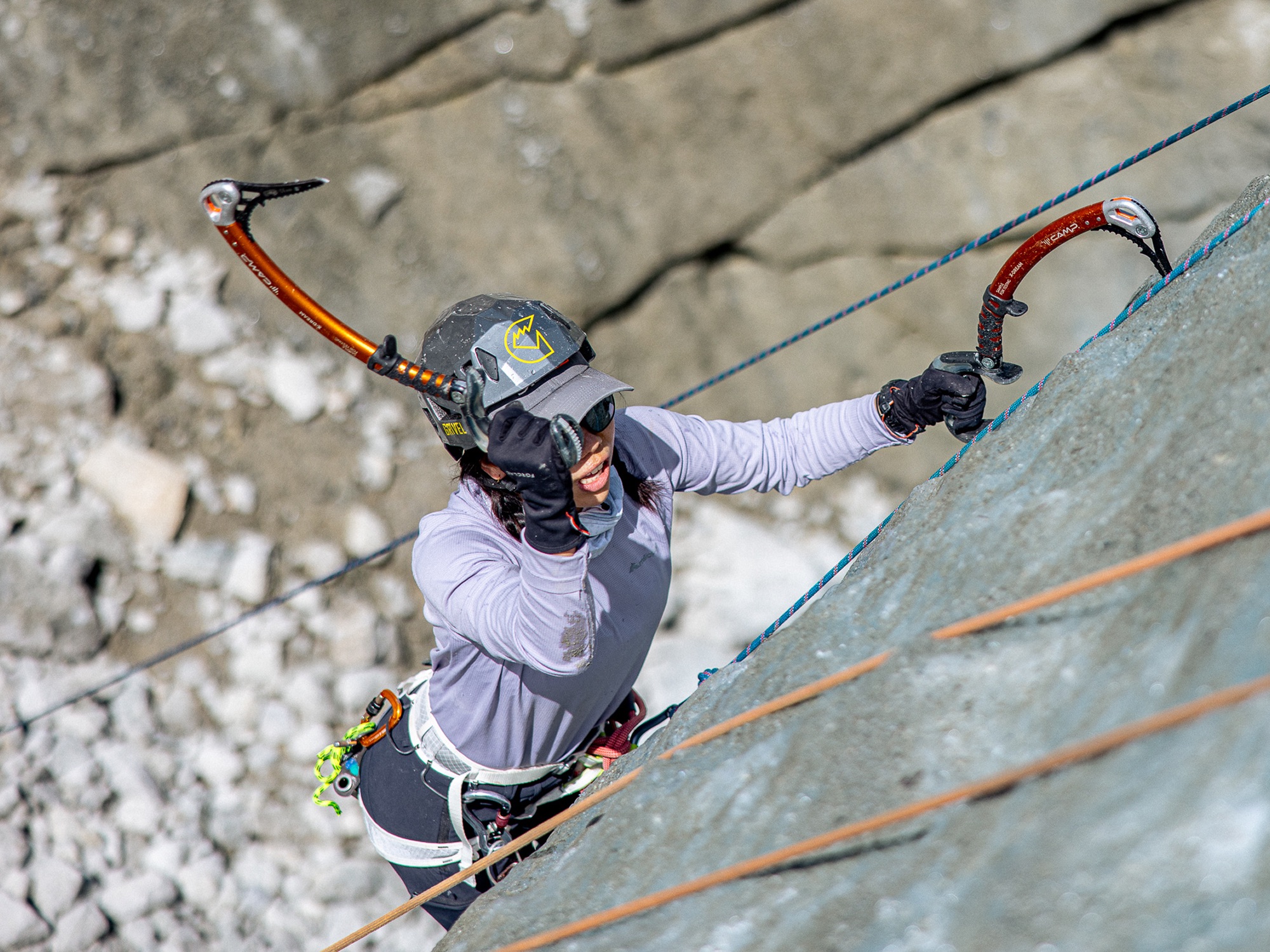CASCADE DE GLACE « APPRENDRE LES BASES » AVEC C.A.M.P