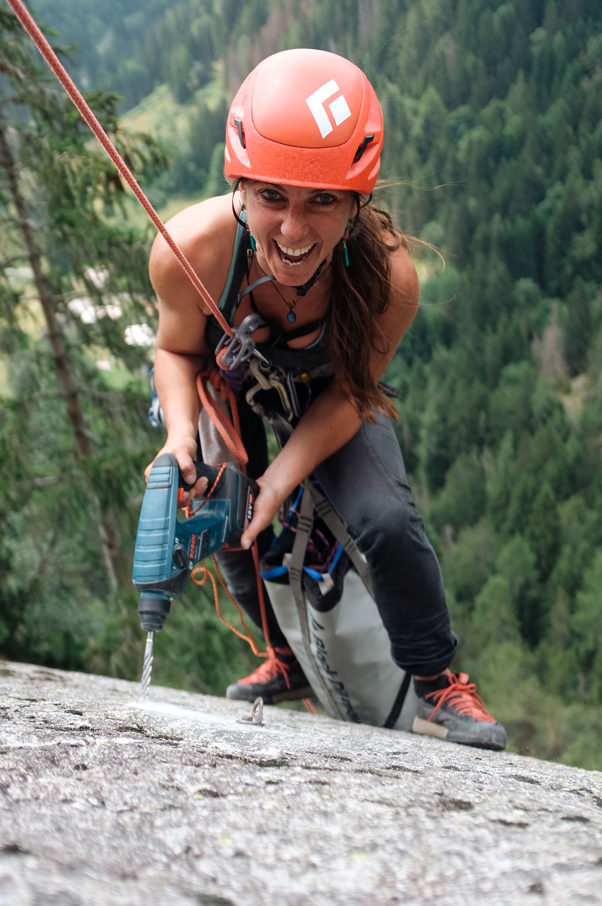 CLIMBING ROUTES MAINTENANCE