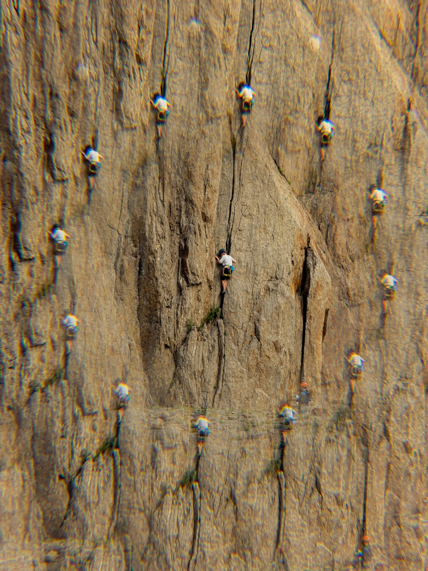 GRIMPER EN TETE – ESCALADE ROCHER