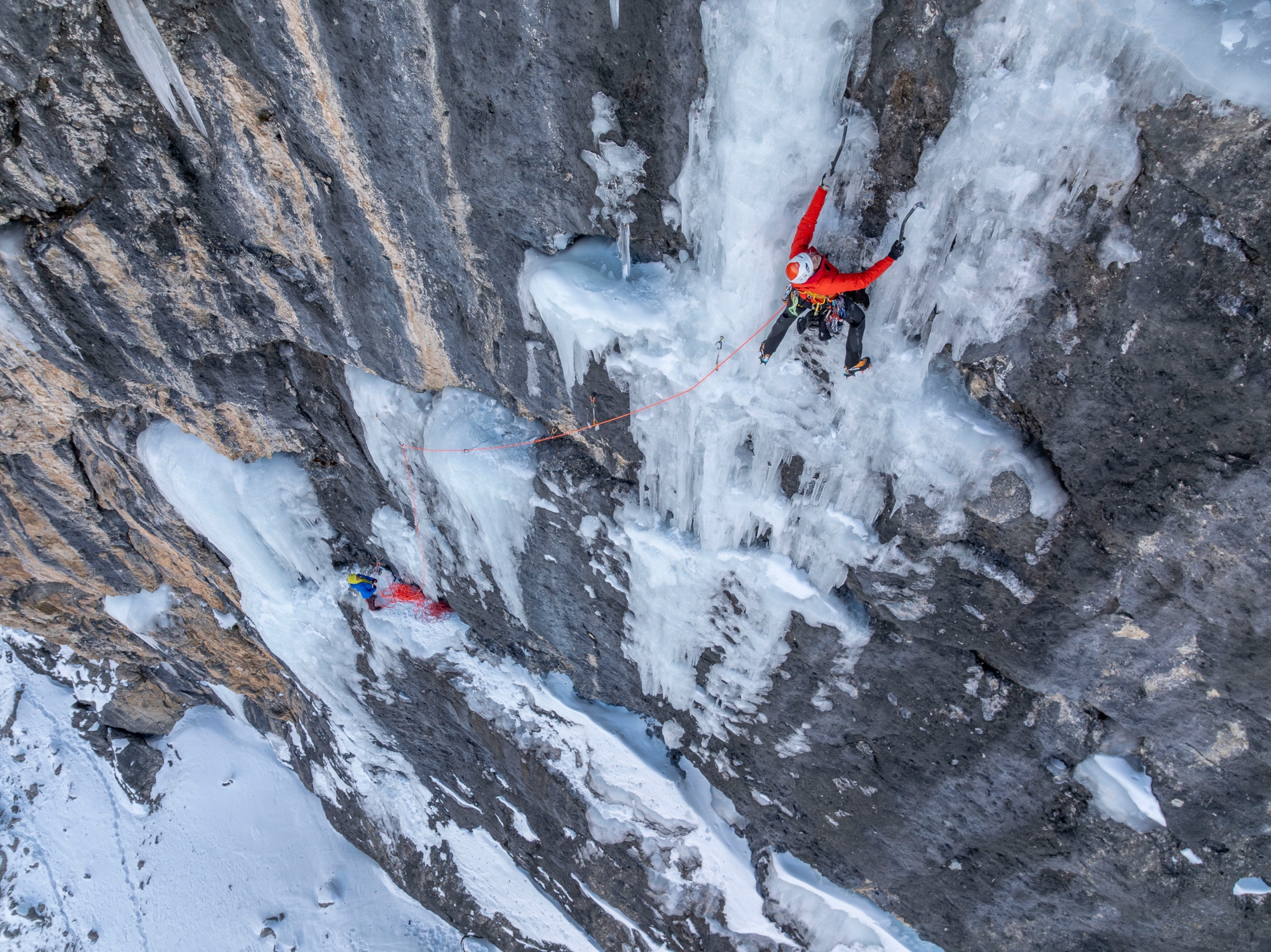 CASCADE DE GLACE POUR FEMMES AVEC SARAH HUENIKEN